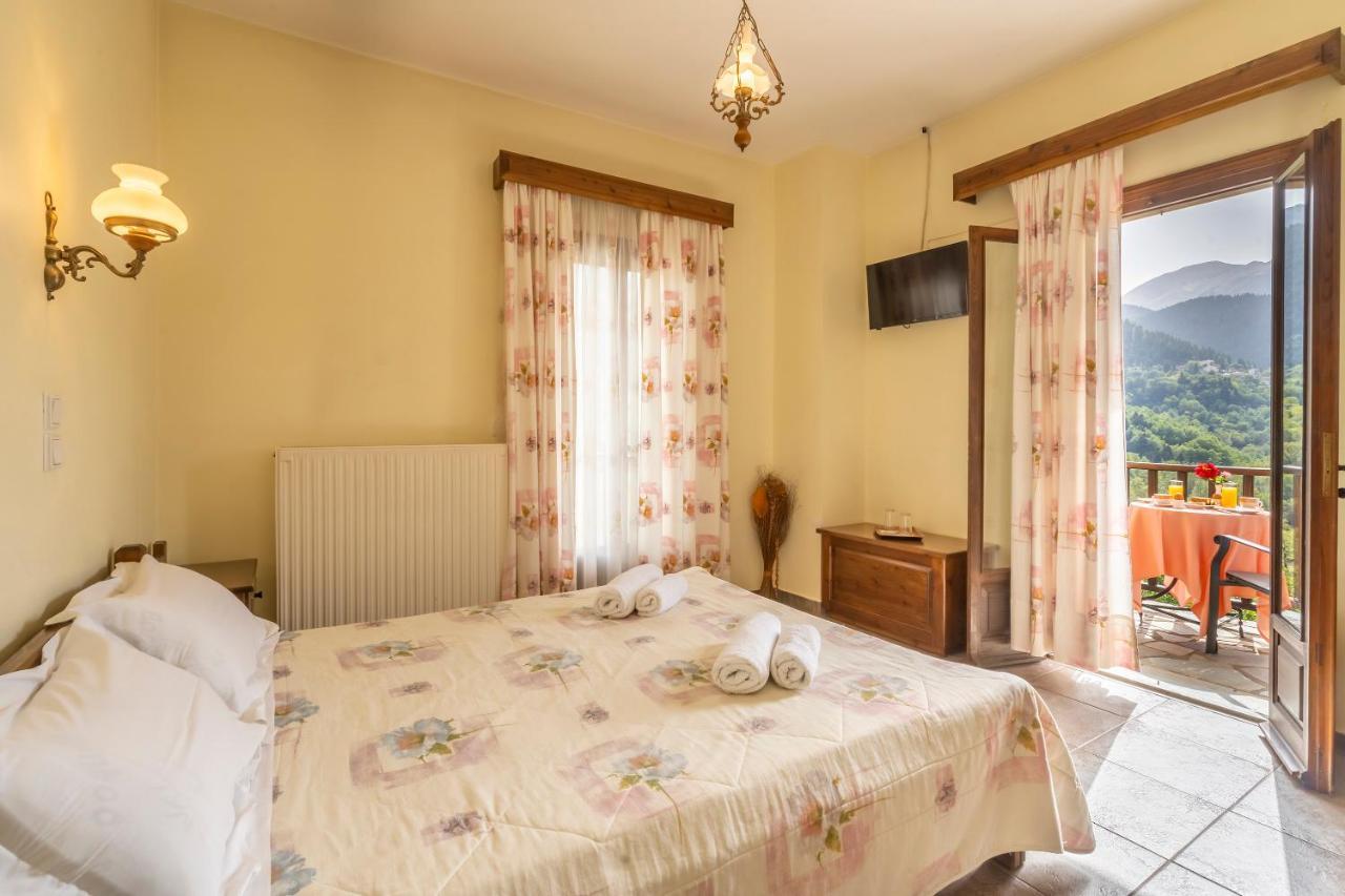 Guest house Rizoma Mikro Chorio (Central Greece)